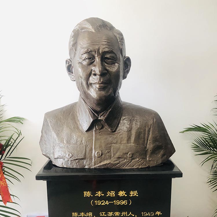细腻入微的人物肖像益达娱乐，展现益达娱乐家深厚功底